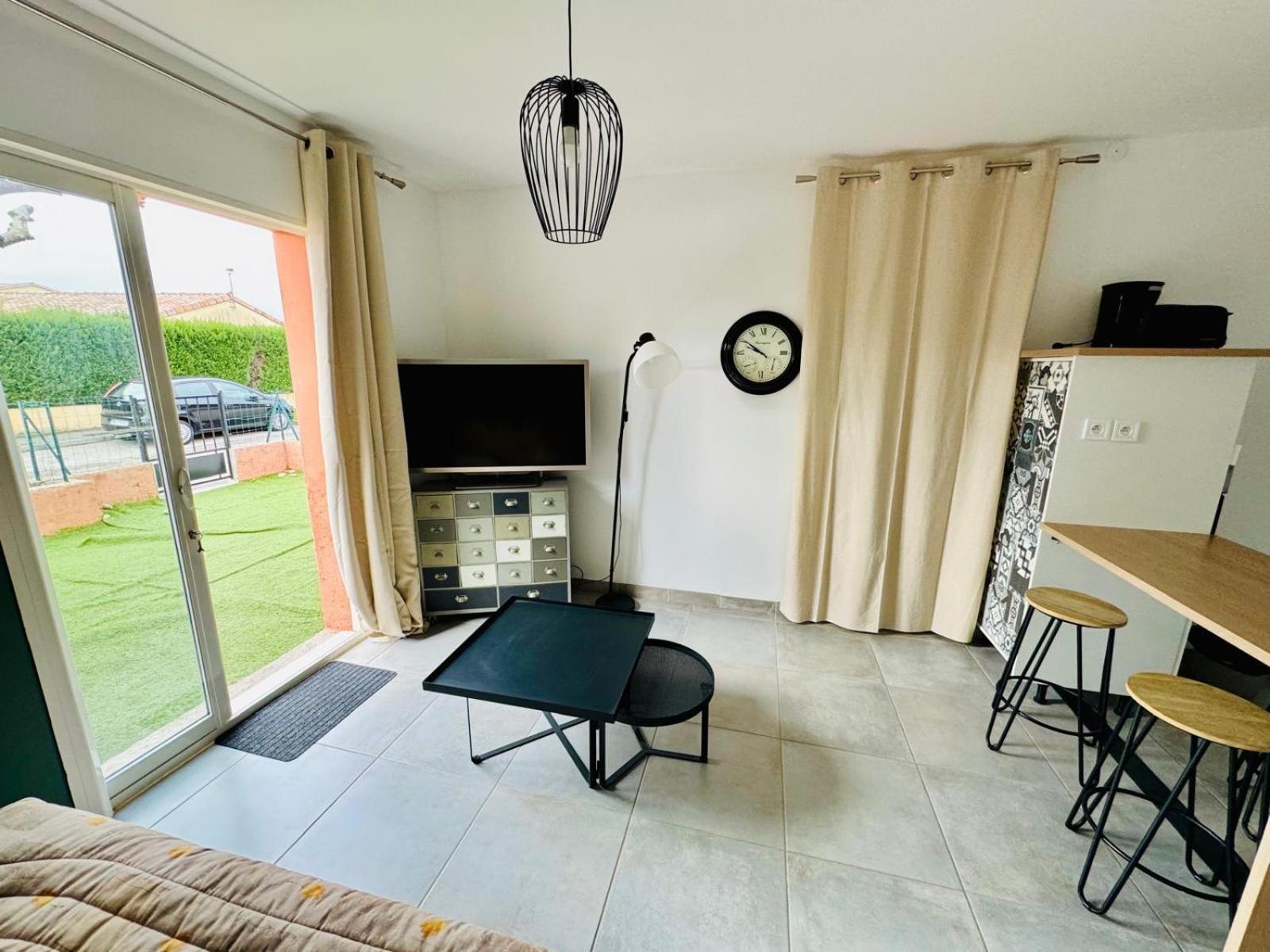 Studio Avec Exterieur Ombrage Saint-Marcel-lès-Valence Eksteriør bilde